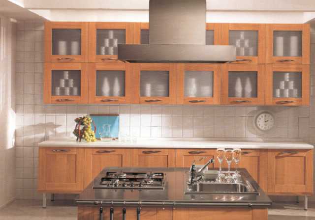 Cucina stile contemporaneo design con antine in ciliegio